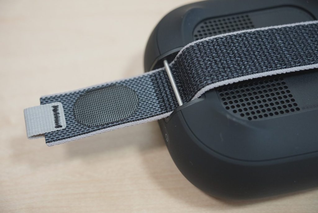Bose SoundLink Micro第2世代の交換可能な布製ユーティリティストラップ