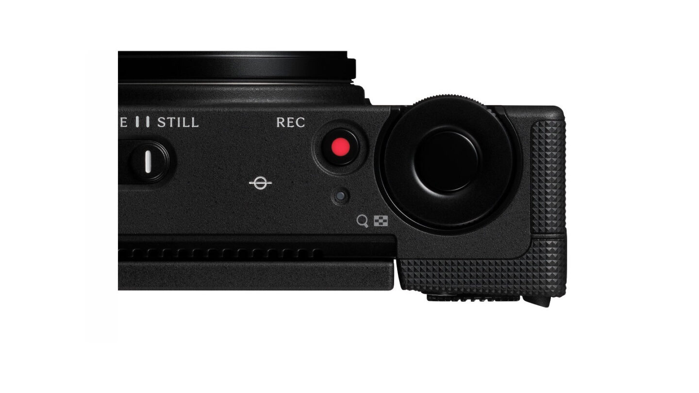 Sigma FP2上面の赤いRECボタンと大型操作部を拡大したSIGMA公式画像